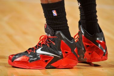 El las zapatillas de LeBron James