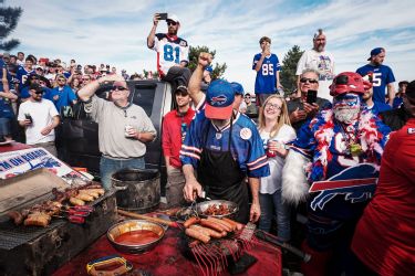 Groundbreaking ceremony for new Buffalo Bills stadium held in Orchard Park  - CBS New York