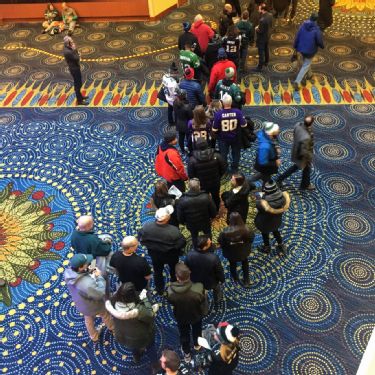 Super Bowl Ticket Scalpers Need A Hug Because Nobody Is Making Them Rich  This Year – Consumerist