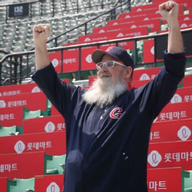 In South Korea, Baseball's a Hit With Sports-Starved Online Fans