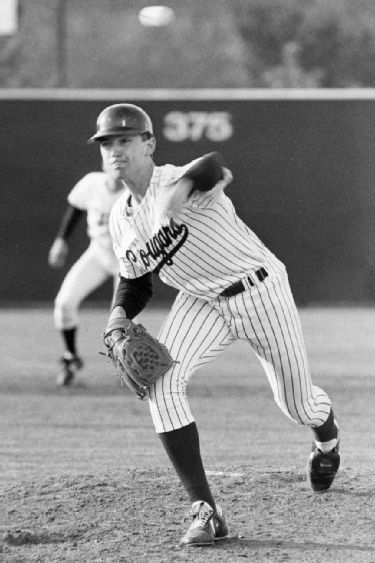 Inside the legend of John Olerud, college baseball's two-way star - ESPN