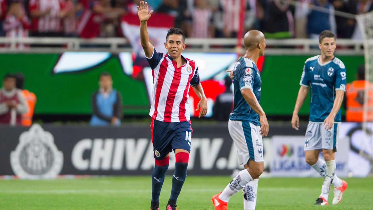 Néstor Avión Calderón Consigue Su Primer Gol Con Las Chivas 3568