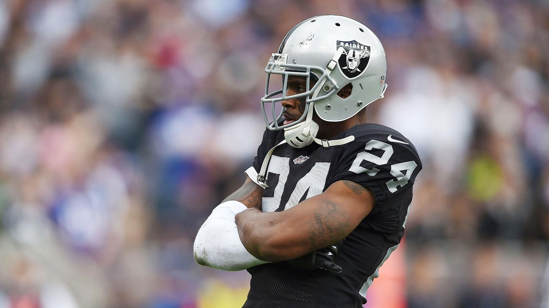 Oakland Raiders S Charles Woodson Announces He Ll Retire After Season Oakland Raiders S Charles Woodson Announces He Ll Retire After Season