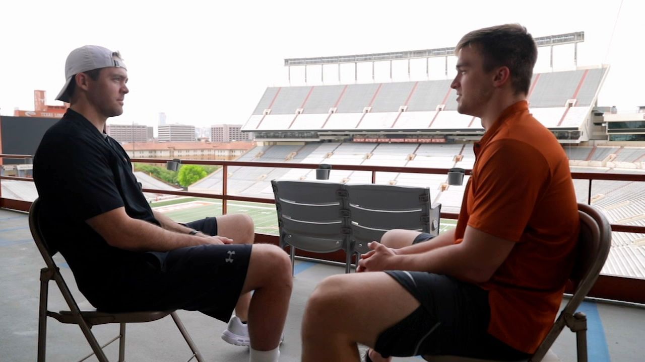 Former Texas QB Sam Ehlinger shares reunion picture with Colt McCoy