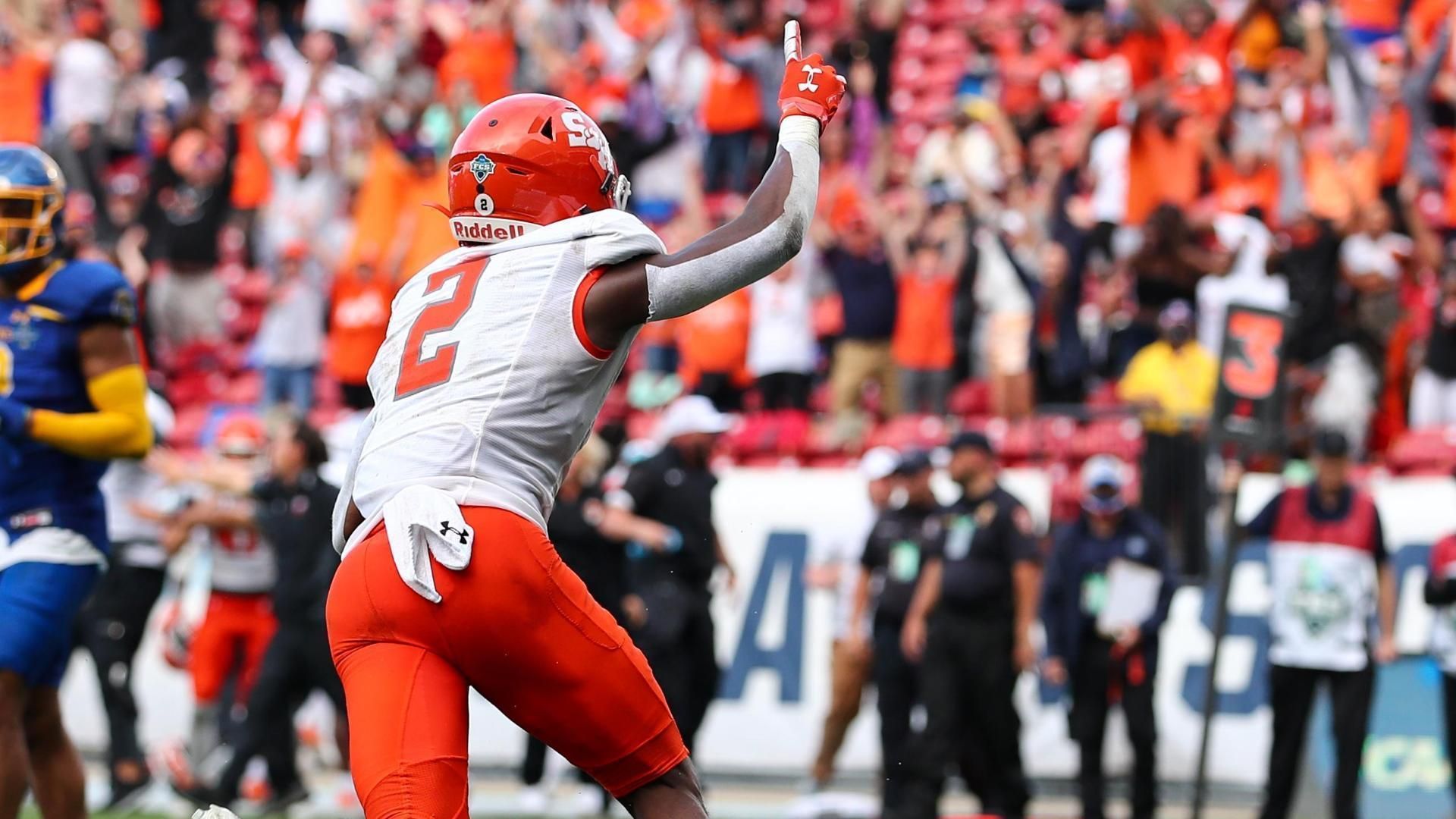 Sam Houston State s Late TD Gives Them FCS Title ESPN Video Sam Houston State s Late TD Gives Them FCS Title ESPN Video