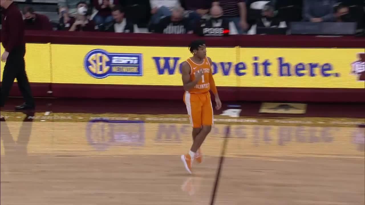 Kennedy Chandler sinks the 3 from downtown giving Tennessee the lead - ESPN  Video