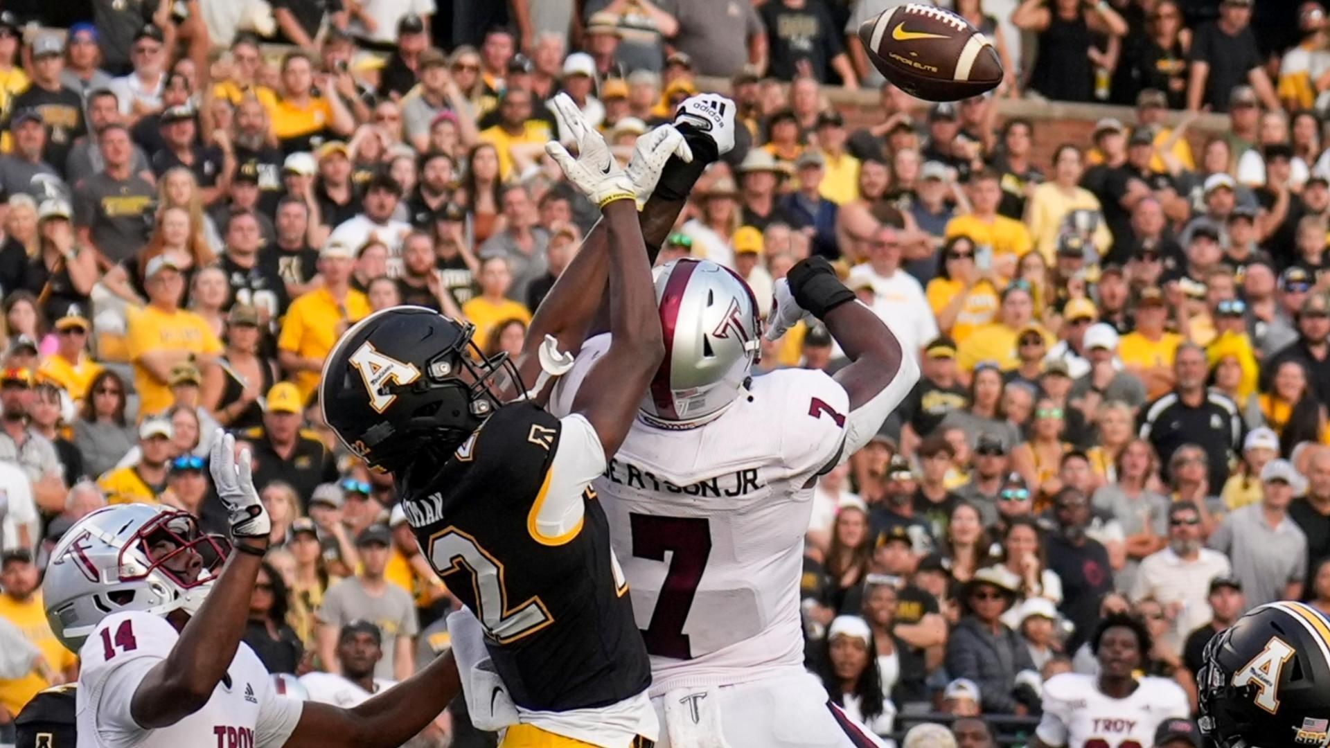 App state wins in final seconds on miraculous 53 yard hail mary espn
