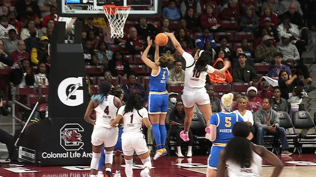 South Carolina's Kamilla Cardoso races back for big block ESPN Video