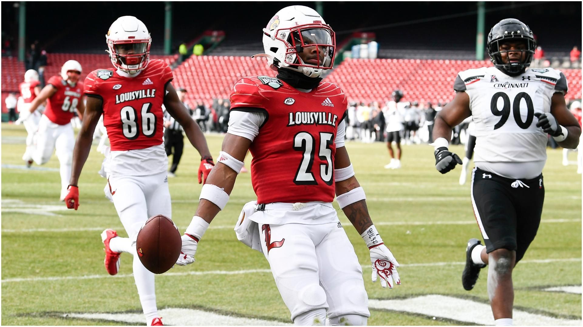 Louisville takes down Cincinnati in inaugural Fenway Bowl