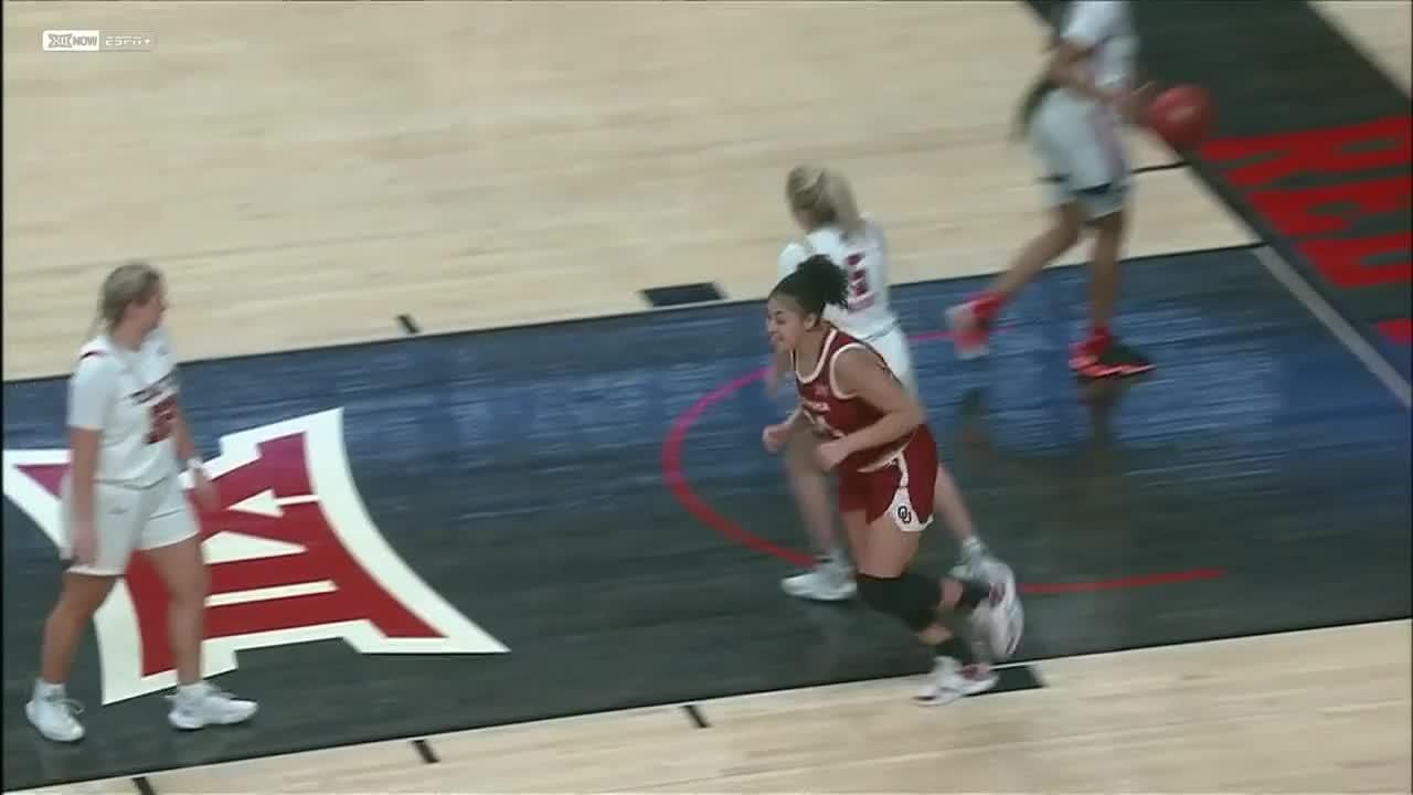 Ana Llanusa Shows Off Vision With Nice Pass Vs Texas Tech Lady Raiders ana-llanusa-shows-off-vision-with-nice-pass-vs-texas-tech-lady-raiders