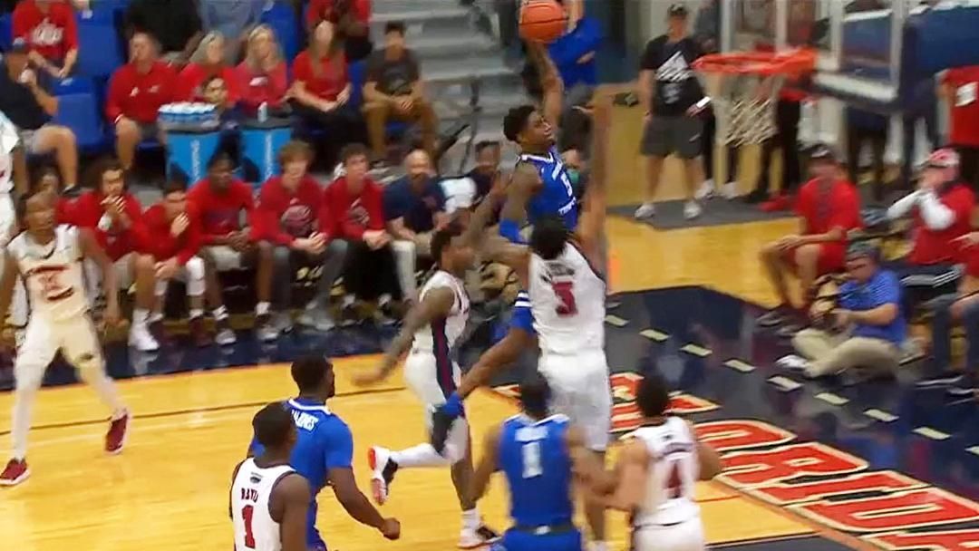 Tyler Millin soars to throw down the hammer for Middle Tennessee ESPN