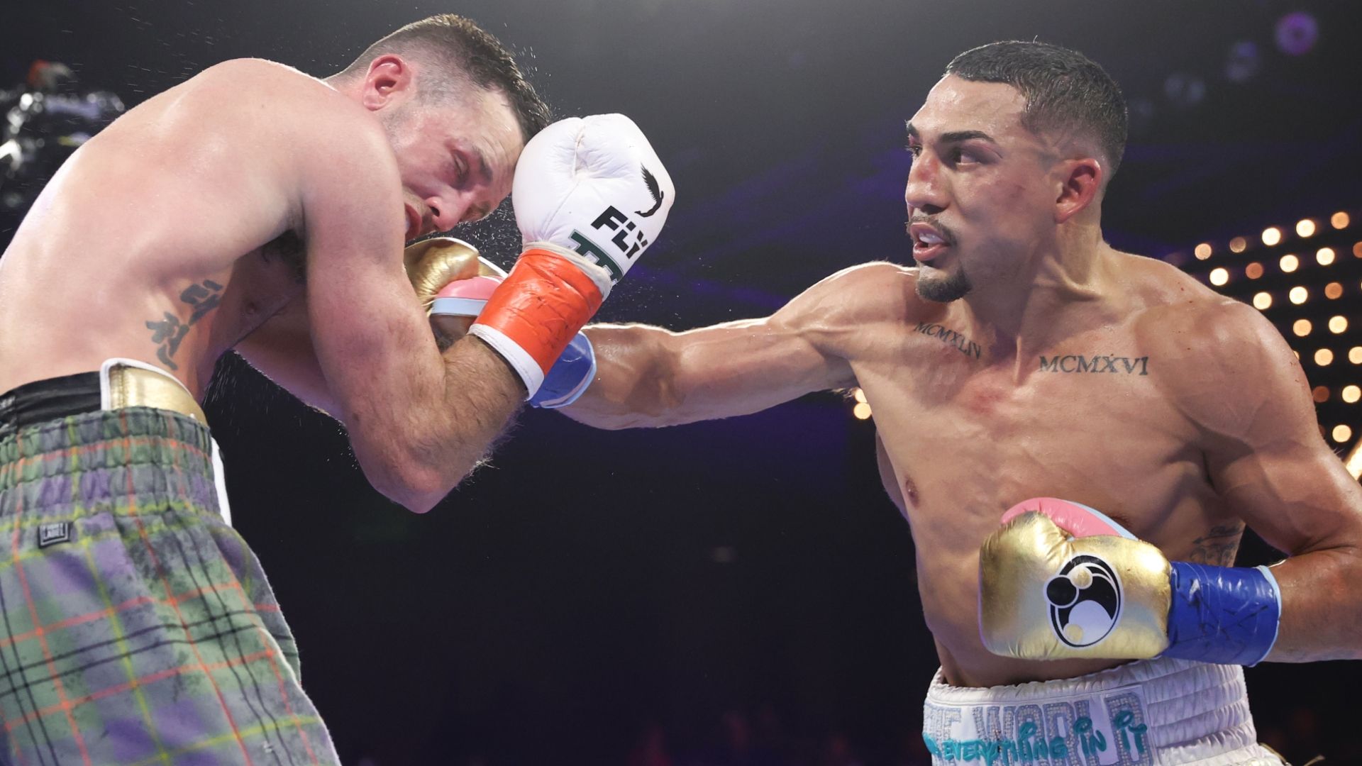 Теофимо лопес бои. Лопес ломаченко видео боя. Теофимо лопес ломаченко. Бокс ломаченко лопес. Теофимо лопес джордж камбос.