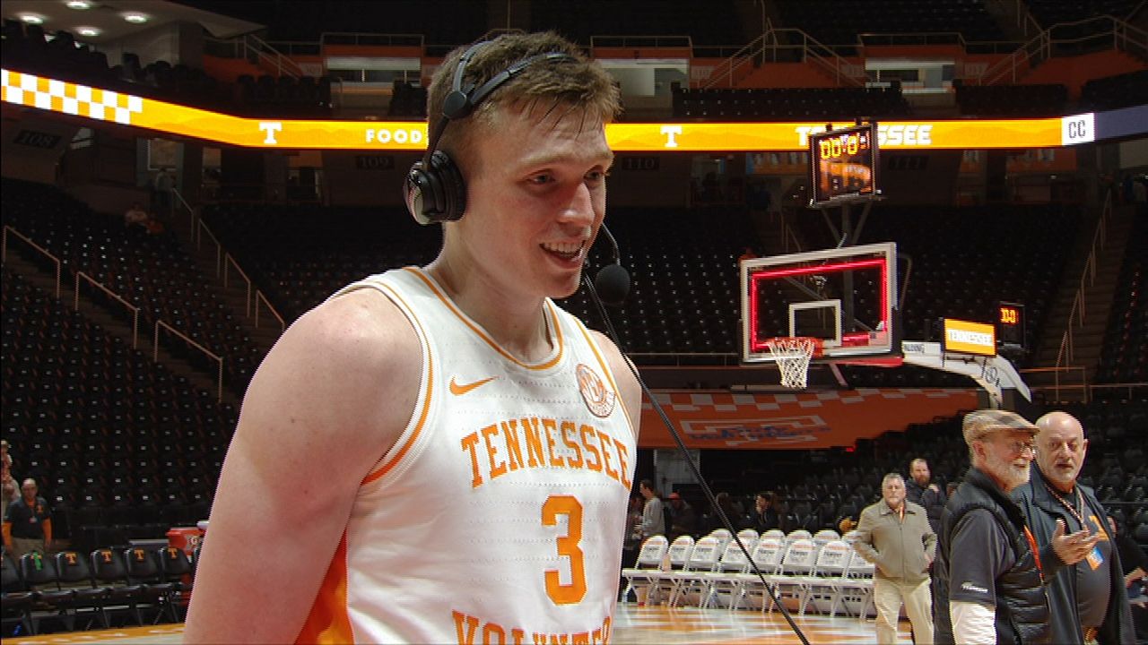 Knecht on transition at Tennessee, redhot shooting ESPN Video