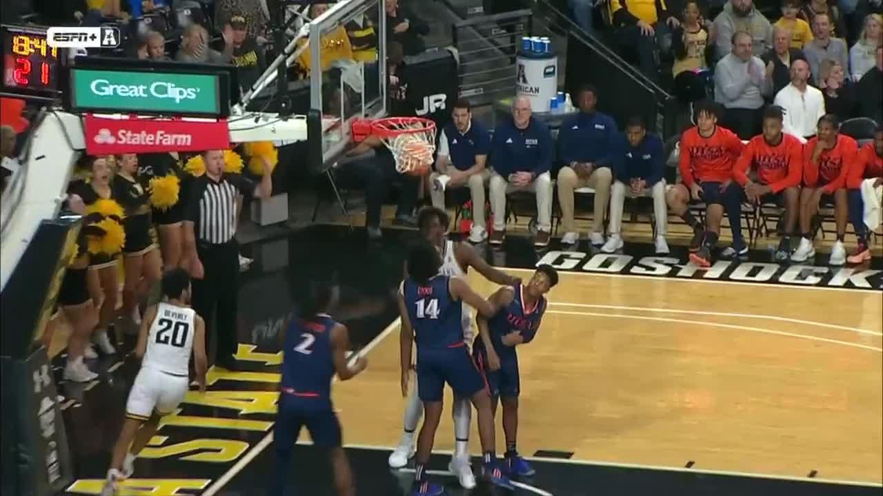 Quincy Ballard rocks the rim with powerful flush - ESPN Video