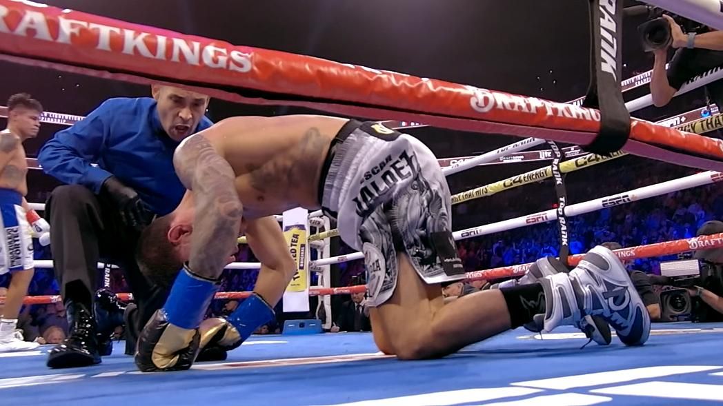 1:00Emanuel Navarrete knocks out Oscar Valdez with body shotEmanuel Navarrete claims victory over Oscar Valdez in their rematch with a dangerous body shot.