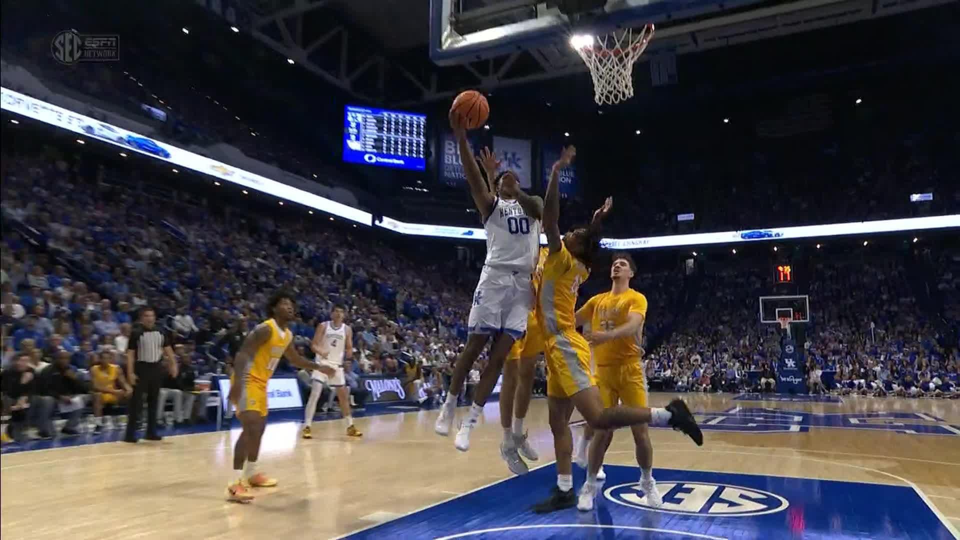 Top 10 Equipos NCAA con Mayor Talento NBA: Duke, Houston y Más 7 0:16Otega Oweh fights off multiple defenders for a nice Kentucky bucketOtega Oweh fights off multiple defenders for a nice Kentucky bucket