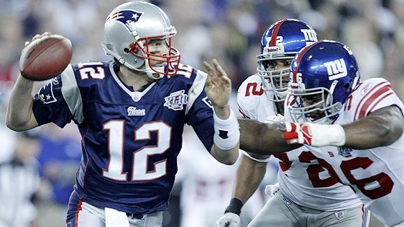 Maroney's touchdown gives Patriots 7-3 halftime lead over Giants