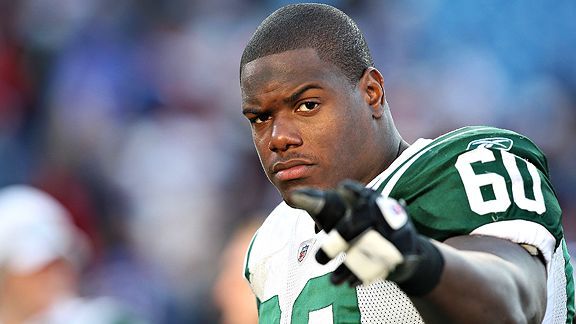 Jets' D'Brickashaw Ferguson Says He Is Retiring - The New York Times