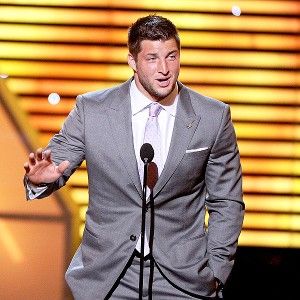 Tim Tebow's NFL resurrection is no gimmick, but it's very much a farce, Tim  Tebow