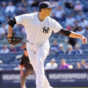 NY Yankees - Andy Pettitte back at work at baseball spring training.