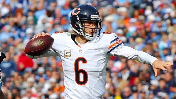 Chicago Bears quarterback Jay Cutler works out before the start of