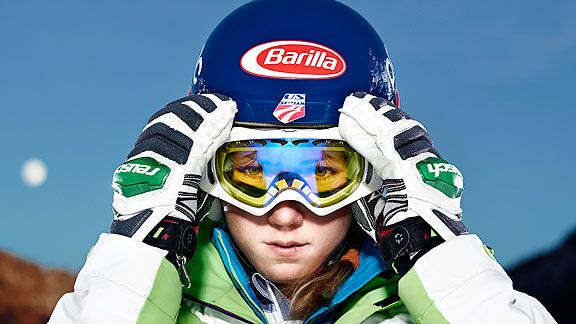 Mikaela Shiffrin held her own vs. men in slalom training - ESPN