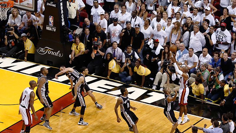 Ray Allen sinks big 3-pointer that helps keep Miami Heat alive ...
