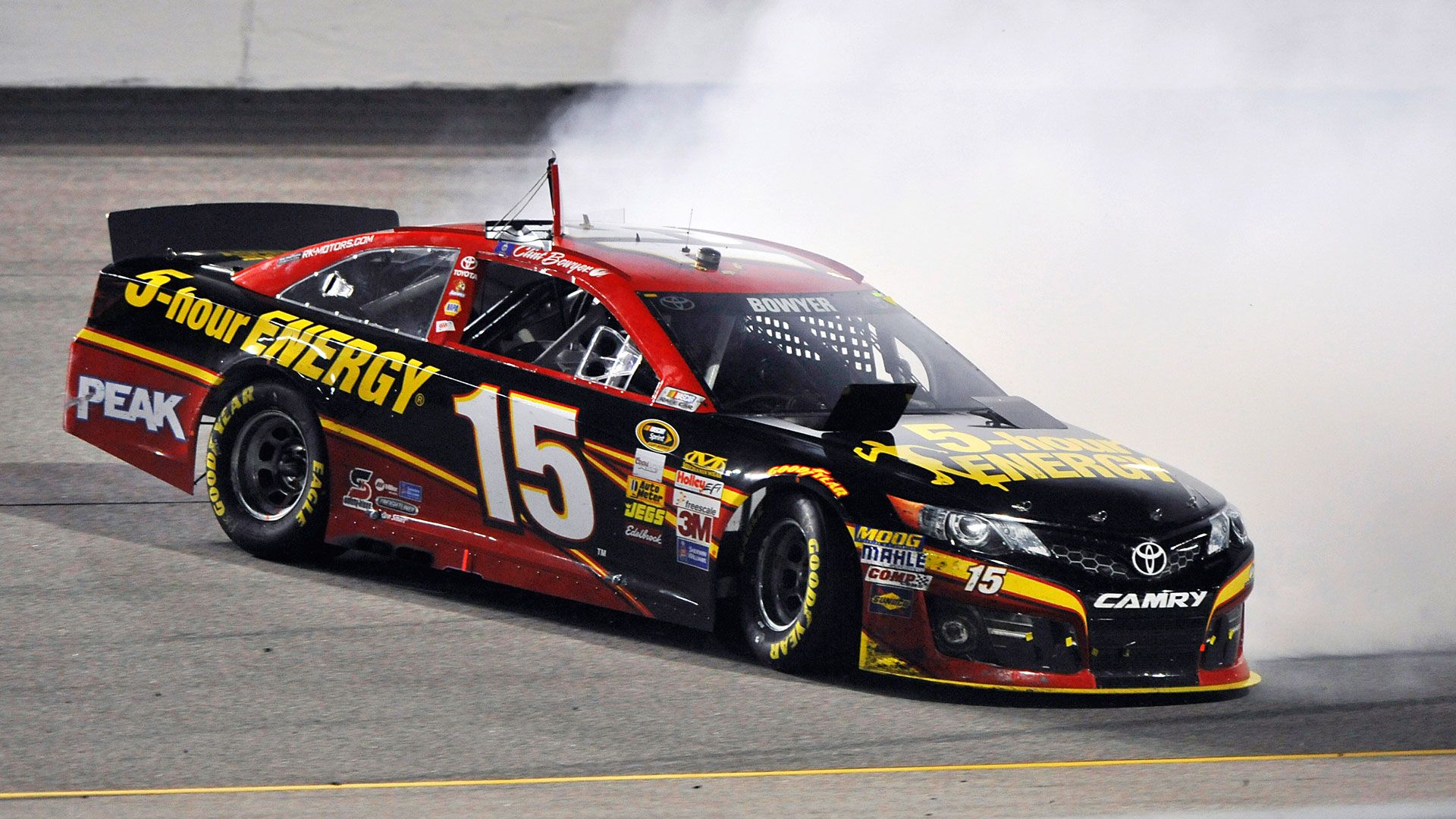michael waltrip racing logo