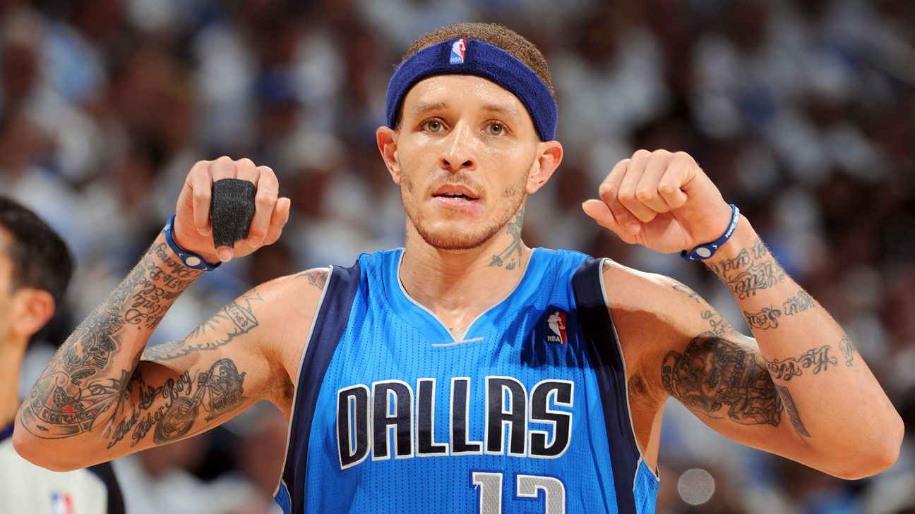 Delonte West worked at the drug rehab center where she attended, the source says