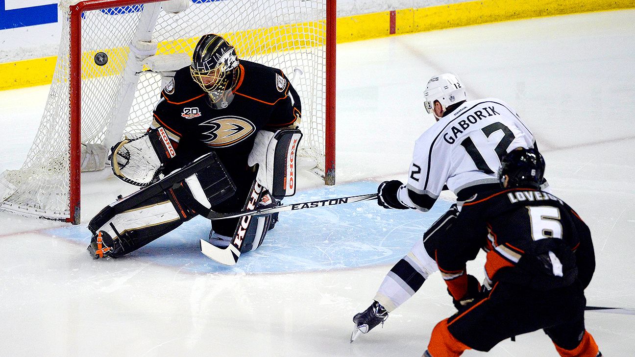 NHL - 2014 Stanley Cup playoffs: Jonathan Quick makes the ...