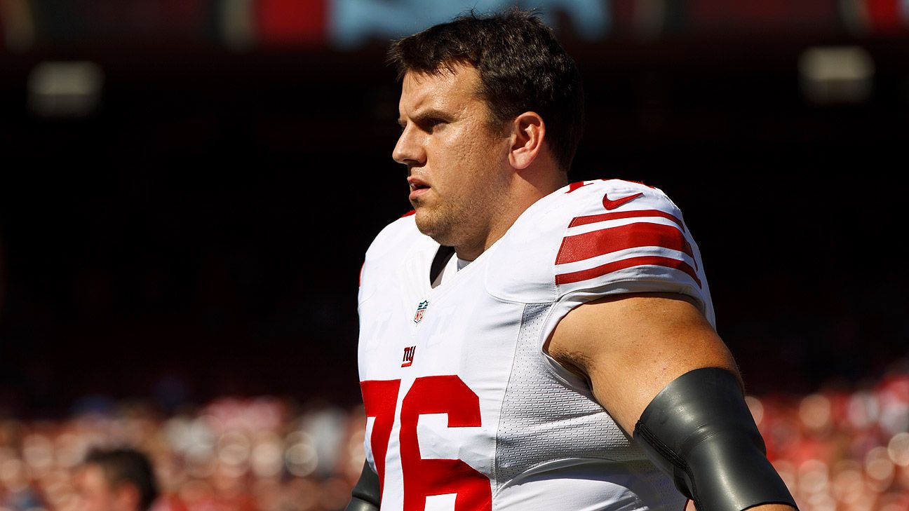 New York Giants - New York Giants offensive lineman Chris Snee (76)  practicing during mini camp