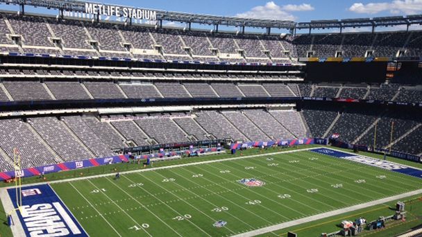 Giants will have own logo at midfield at MetLife Stadium