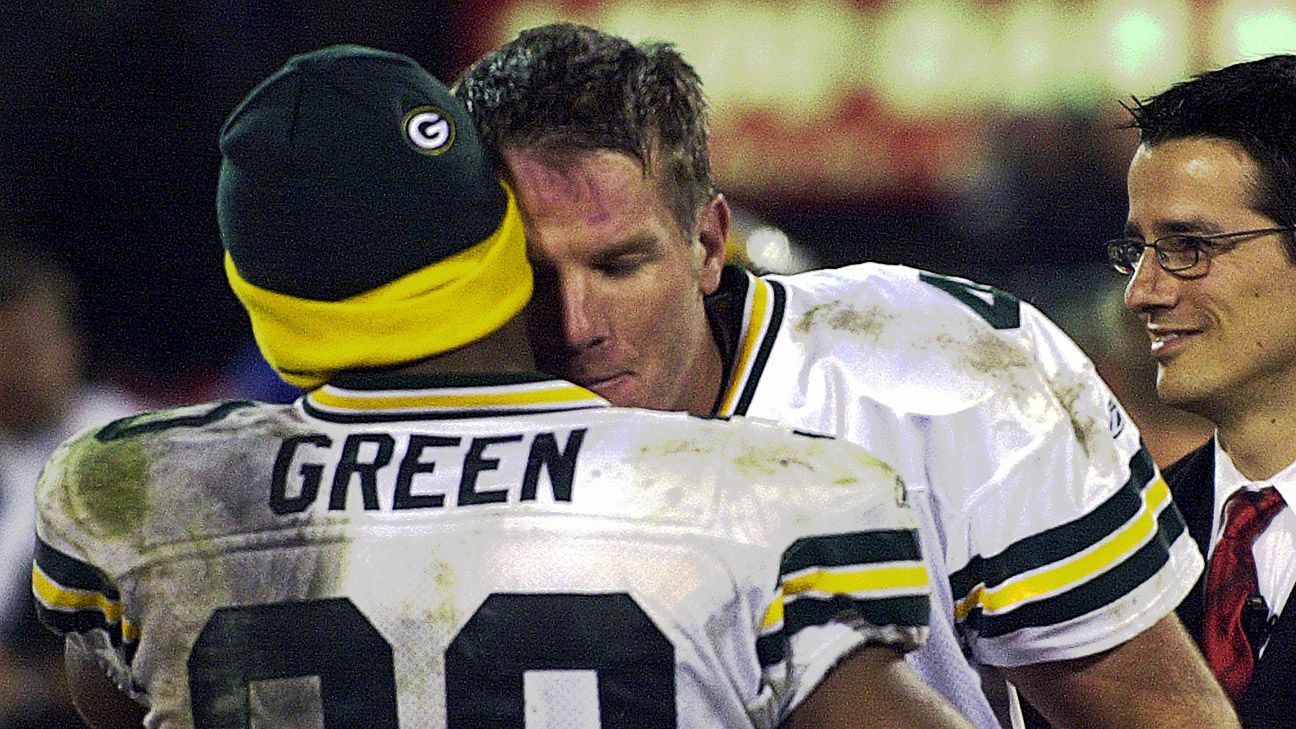 MNF moments, No. 3: Green Bay Packers QB Brett Favre overcomes tragedy -  ESPN - NFL Nation- ESPN