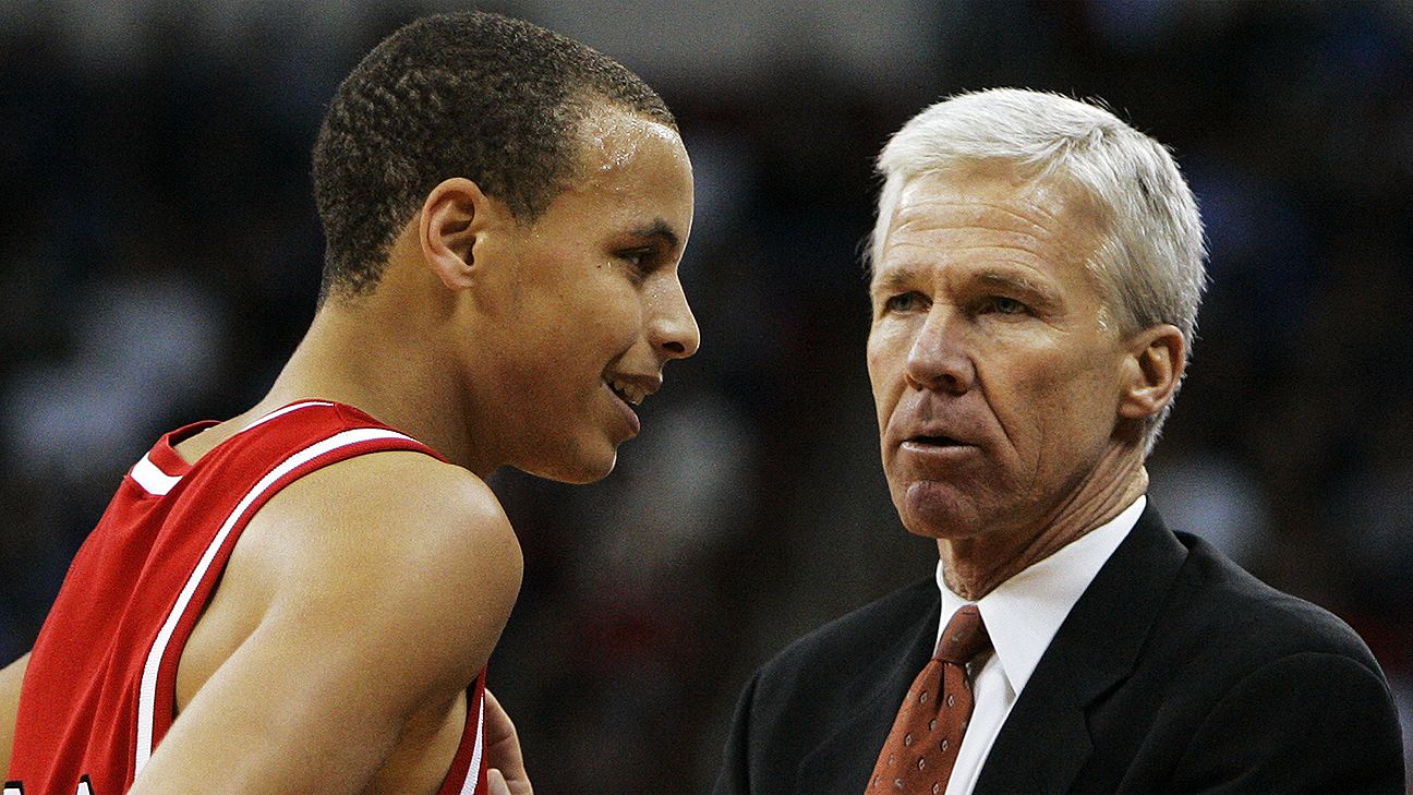 Steph Curry's No. 30 jersey will be retired by Davidson