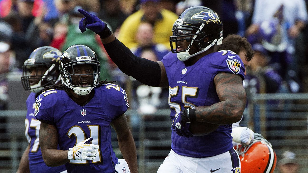 Terrell Suggs celebrates his 2nd championship with family on the field in  MIami