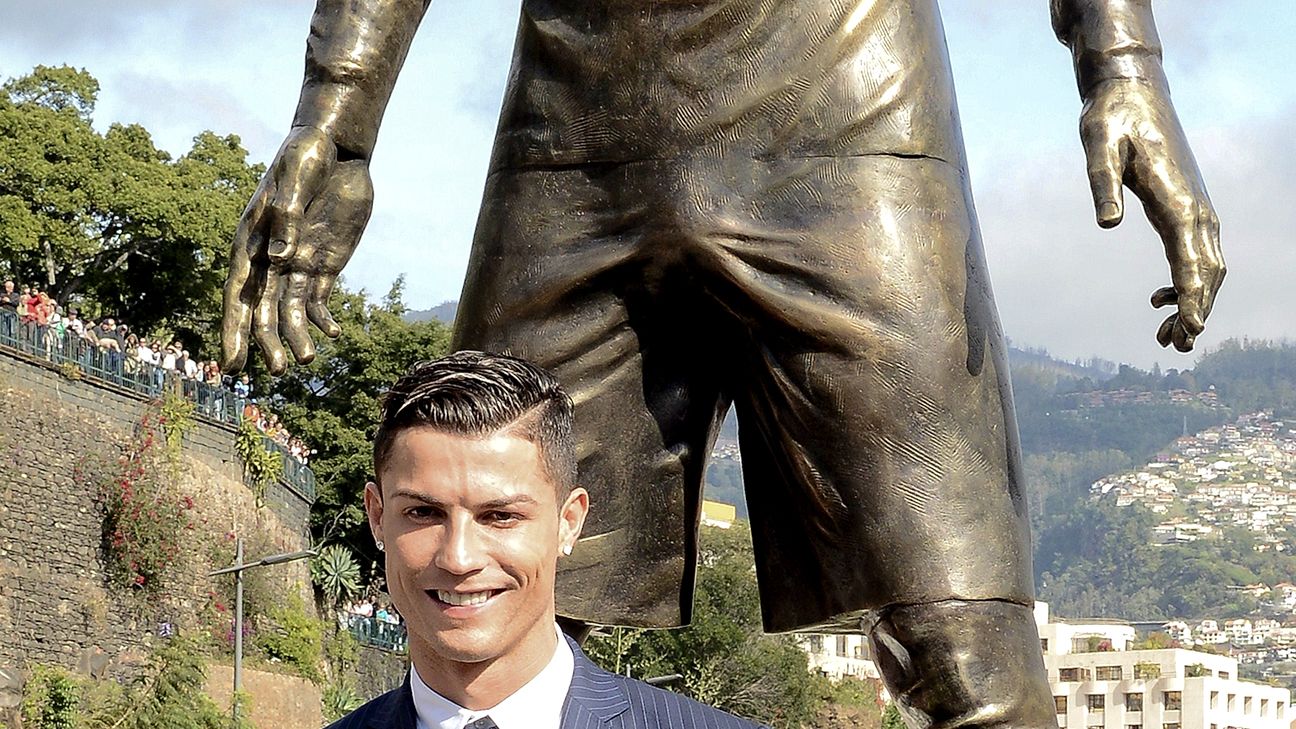 ronaldo statue nike