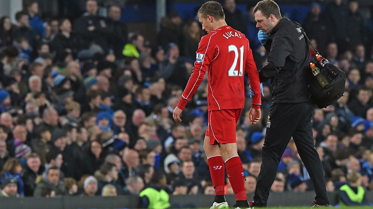 Liverpool midfielder Lucas Leiva back in full training after thigh injury