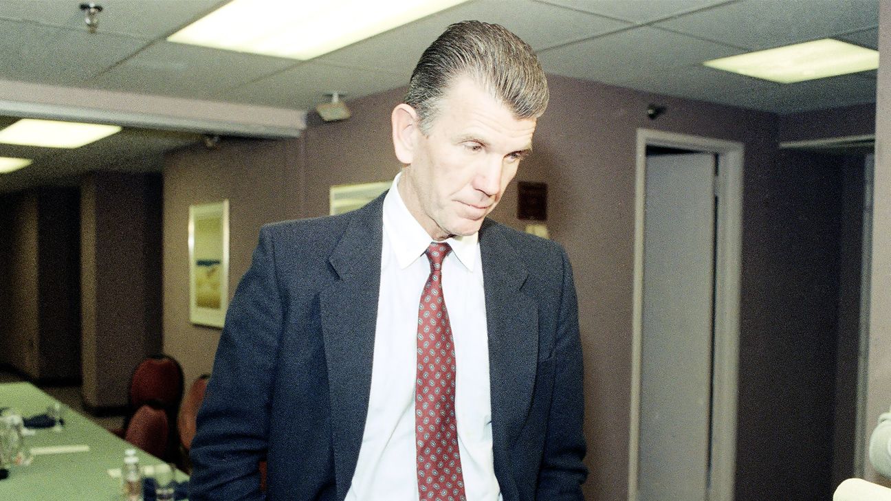 Ex-coach Westhead receives Chuck Daly award