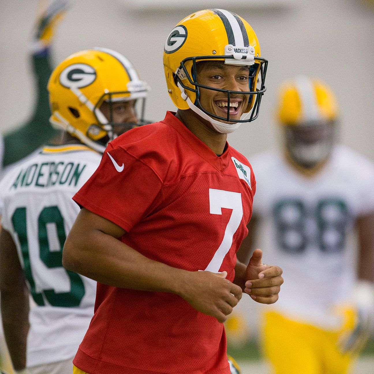 Brett Hundley shows command in imperfect Packers preseason opener