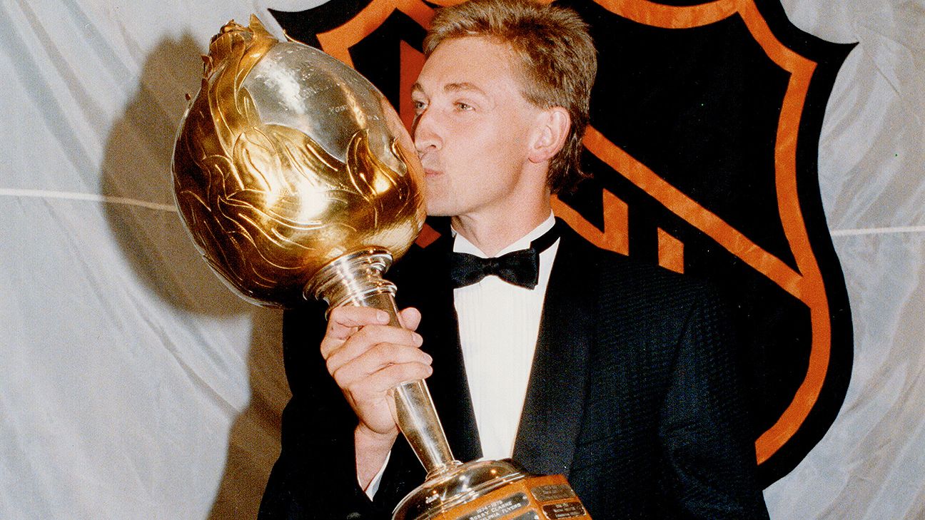 Wayne Gretzky to present Hart Trophy at NHL Awards