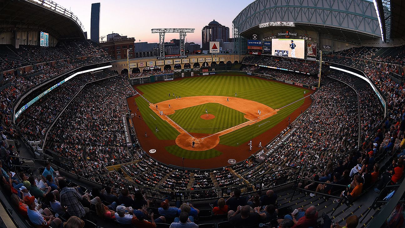 Fan collapses in stands before Houston Astros' home game against Arizona  Diamondbacks - ESPN