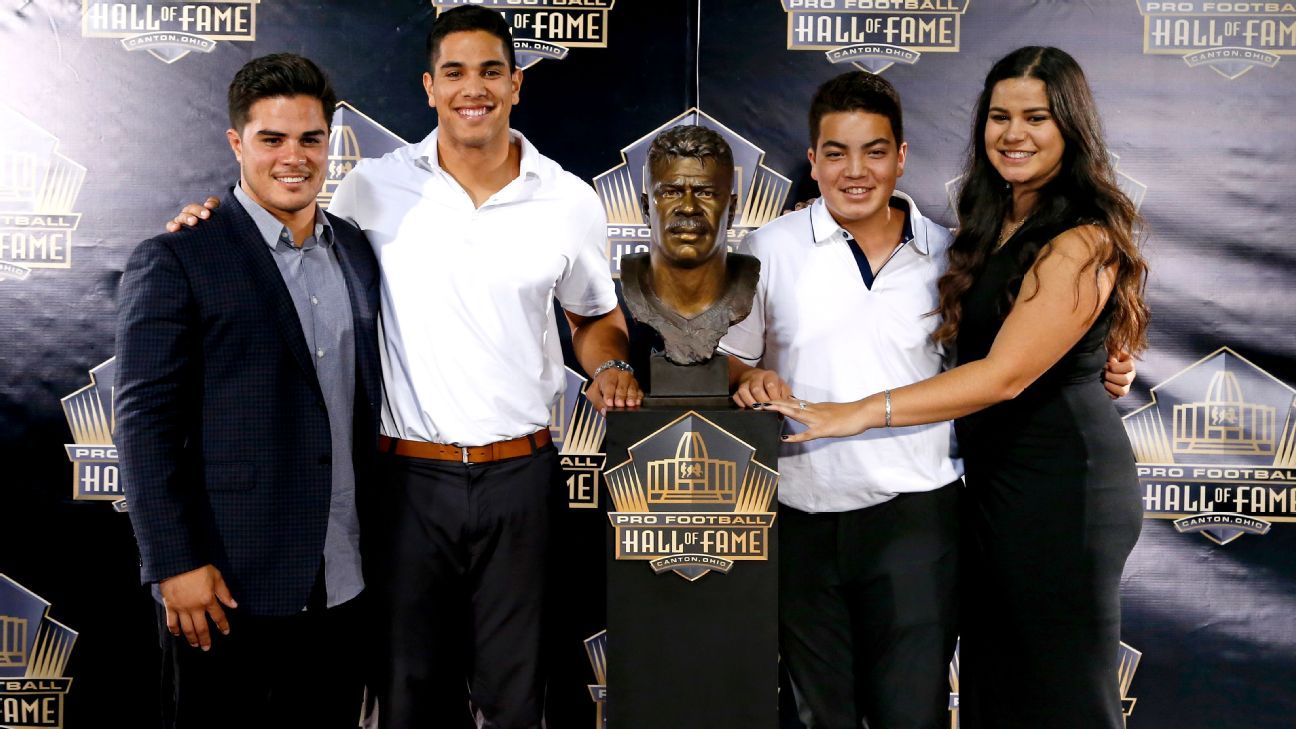 Junior Seau's Death Hits The NFL At The Worst Possible Time