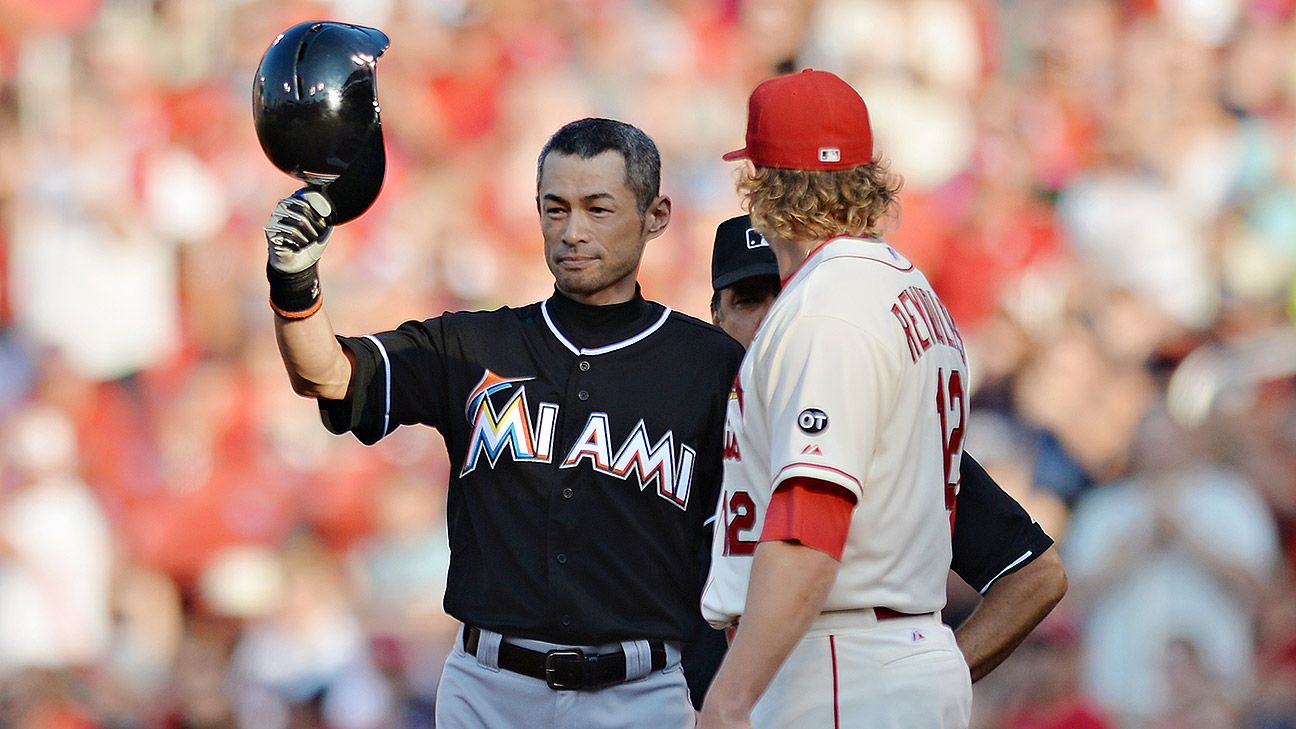 Ichiro Suzuki signs 1-year deal to remain with Miami Marlins - ESPN