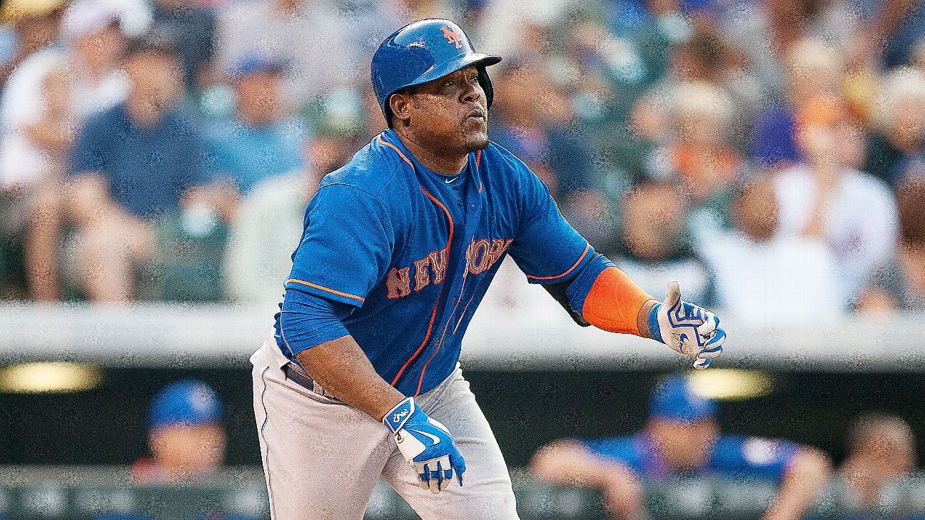 Juan Uribe added to World Series roster for Mets