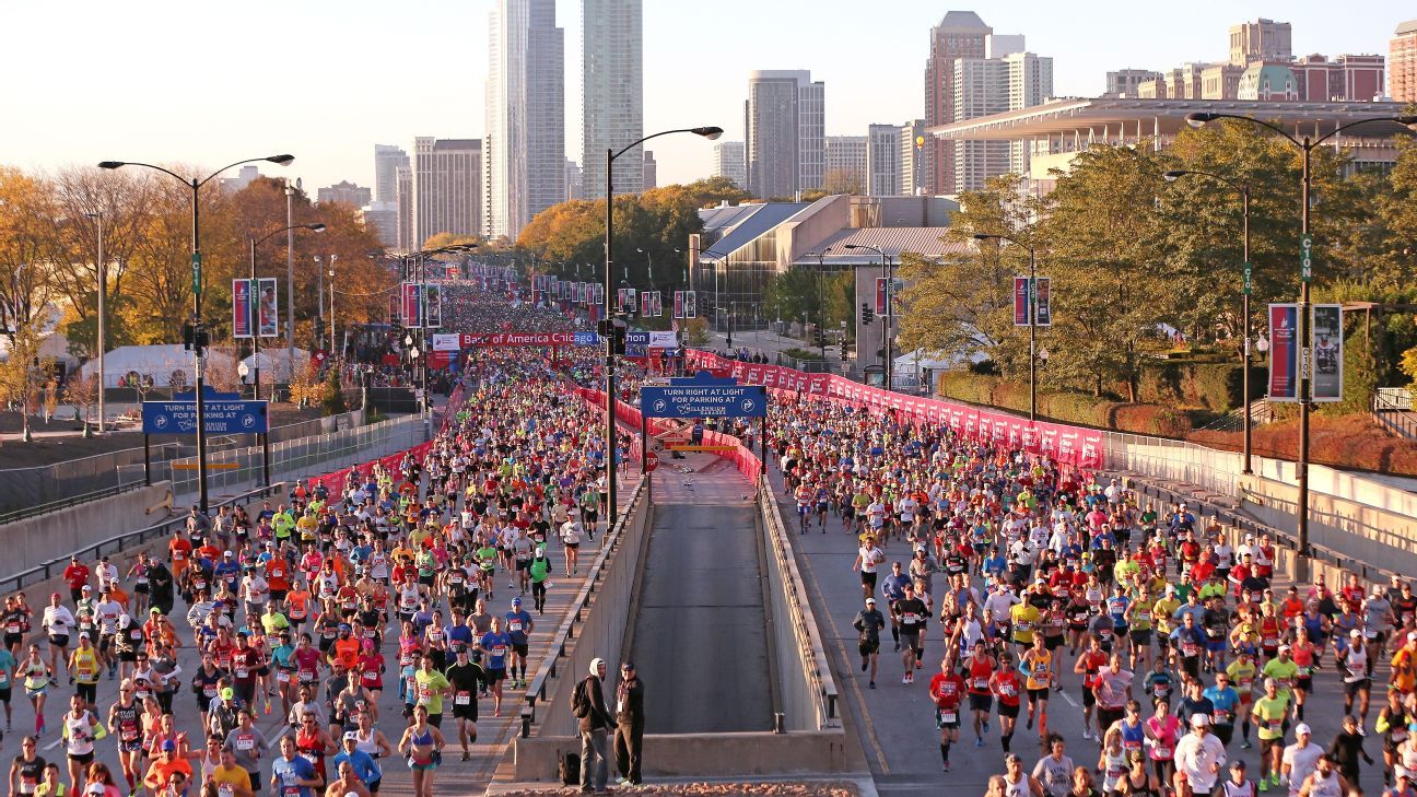Couple Gets Married In The Middle Of Running The Chicago Marathon