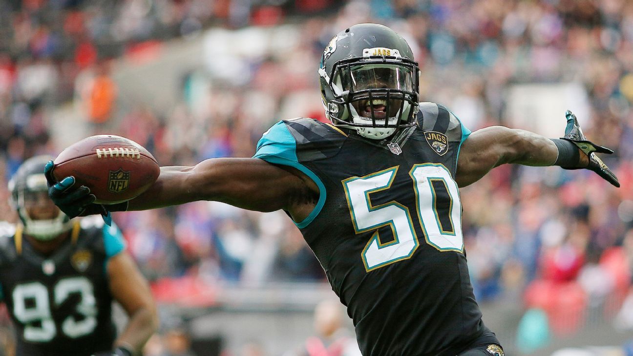 Houston, TX, USA. 10th Sep, 2017. Jacksonville Jaguars outside linebacker  Myles Jack (44), Jacksonville Jaguars outside linebacker Telvin Smith (50),  and Jacksonville Jaguars cornerback A.J. Bouye (21) celebrate during the  2nd quarter