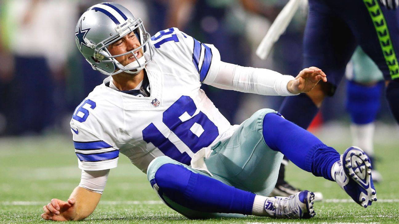 Dallas Cowboys quarterback Matt Cassel (16) looks to hand-off the ball in  first quarter action against the Washington Redskins at FedEx Field in  Landover, Maryland on Monday, December 7, 2015. Credit: Ron