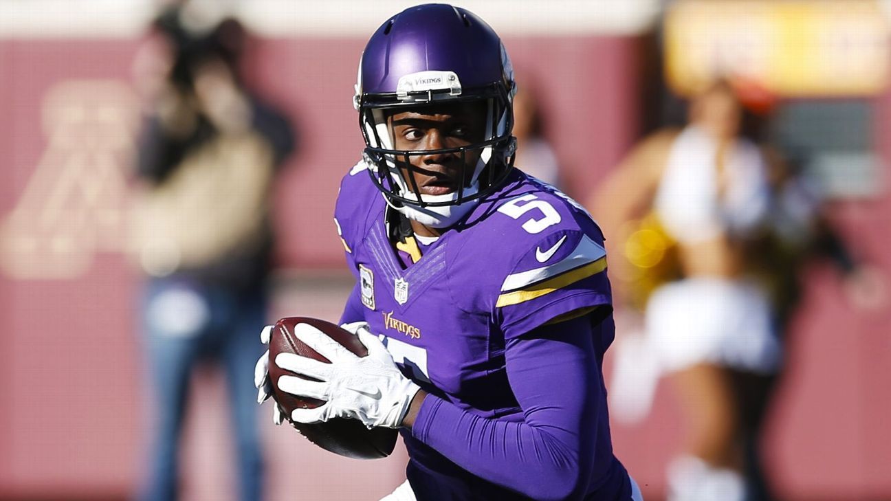 What Vikings QB Teddy Bridgewater can learn from Russell