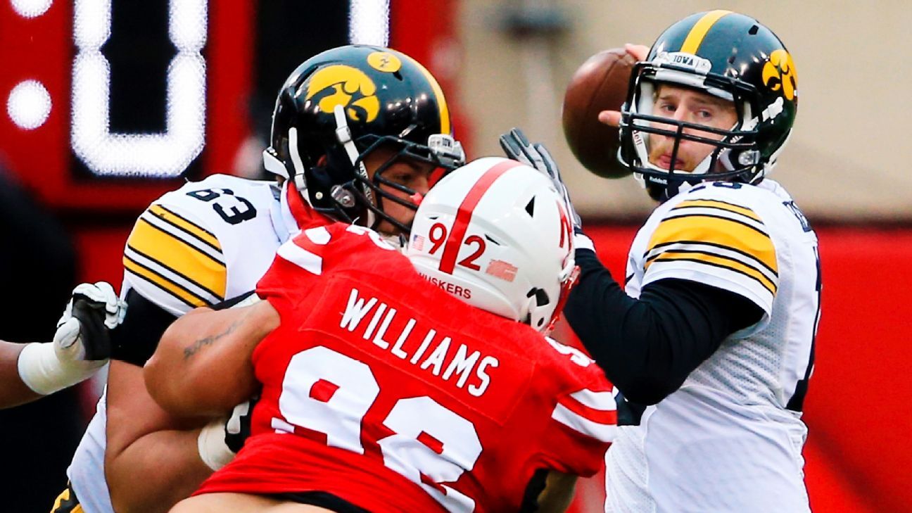 Iowa's C.J. Beathard faces tough decision after Vols