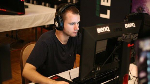 From soccer player to CS:GO shot caller, arya continues to compete - ESPN